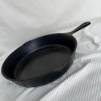 Lot 240 Vintage skillet 10.5"