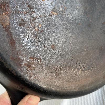 Lot 240 Vintage skillet 10.5"