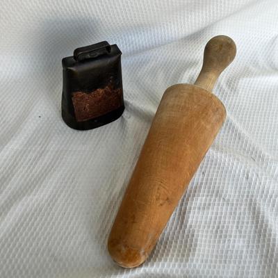Lot 268 Cowbell & plunger