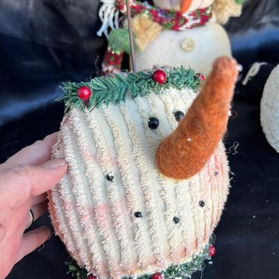 Lot 289 Snowman Decor