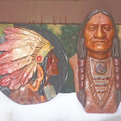 NATIVE AMERICAN WISCONSIN DELLS SOUVENIR ITEMS FROM THE 1950'S PLASTER ROUND PLAQUE AND WOOD CARVED