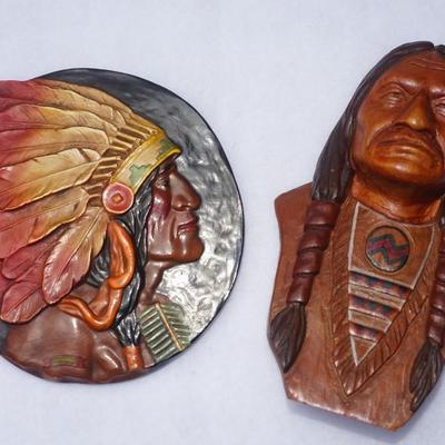 NATIVE AMERICAN WISCONSIN DELLS SOUVENIR ITEMS FROM THE 1950'S PLASTER ROUND PLAQUE AND WOOD CARVED