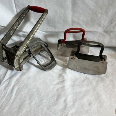 Milk Pail, Pelouze Scale & More Quality Vintage Kitchen Tools (LR-MK)