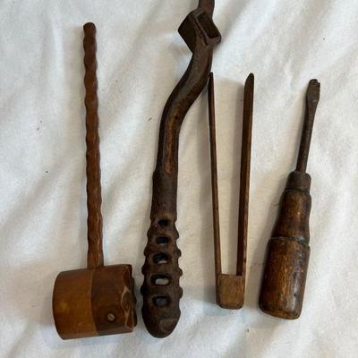 Milk Pail, Pelouze Scale & More Quality Vintage Kitchen Tools (LR-MK)