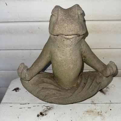 478 Meditating Concrete Frog