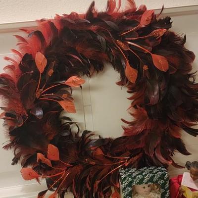 Red feather wreath, misc Holiday