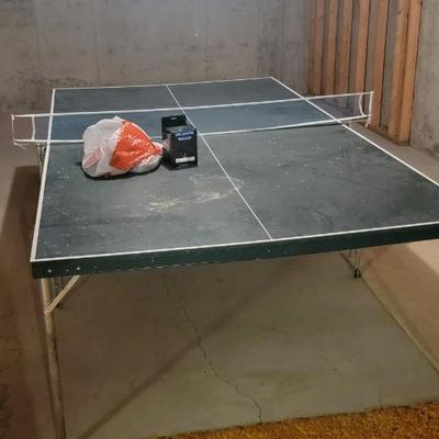 Ping pong table
