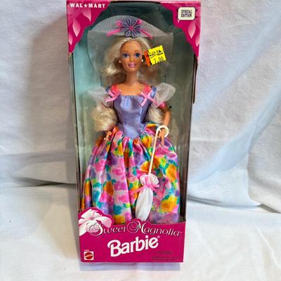 Eighteen Barbie & Ken Dolls From the 1990's (LR-MK)