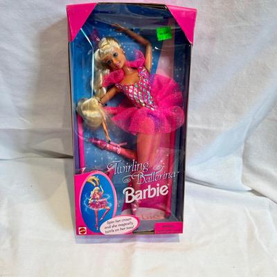 Eighteen Barbie & Ken Dolls From the 1990's (LR-MK)