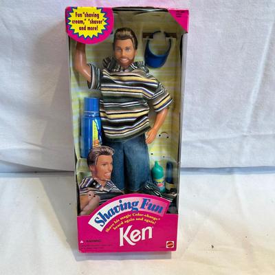 Eighteen Barbie & Ken Dolls From the 1990's (LR-MK)