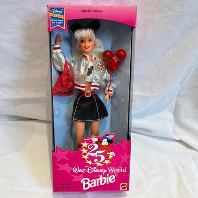 Eighteen Barbie & Ken Dolls From the 1990's (LR-MK)