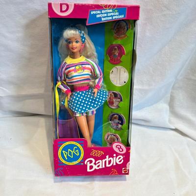 Eighteen Barbie & Ken Dolls From the 1990's (LR-MK)