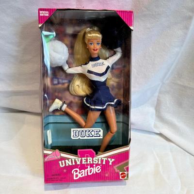 Eighteen Barbie & Ken Dolls From the 1990's (LR-MK)