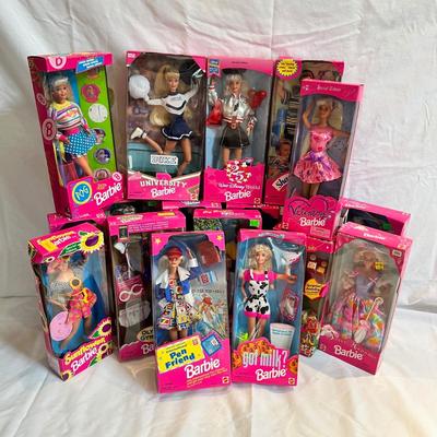 Eighteen Barbie & Ken Dolls From the 1990's (LR-MK)