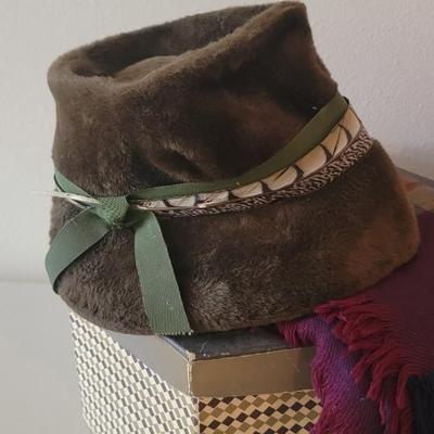 Vtg hats, boxes, gloves