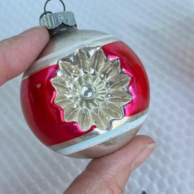 Lot 294 Vintage ornaments #2