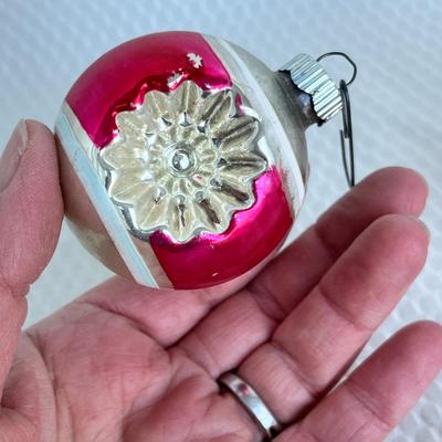 Lot 294 Vintage ornaments #2