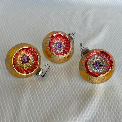 Lot 295 Vintage ornaments #3