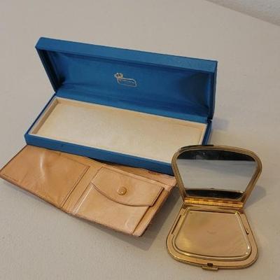 Vtg leather wallet & compact