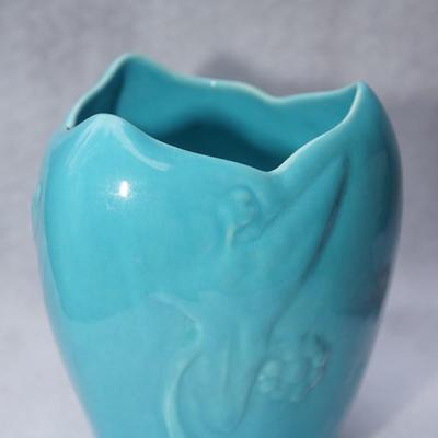 VINTAGE PITTSVILLE POTTERY OF WISCONSIN / TEAL EMBOSSED GLAZED VASE & WISCONSIN POTTERY CORNUCOPIA VASE OF ROSE TONE