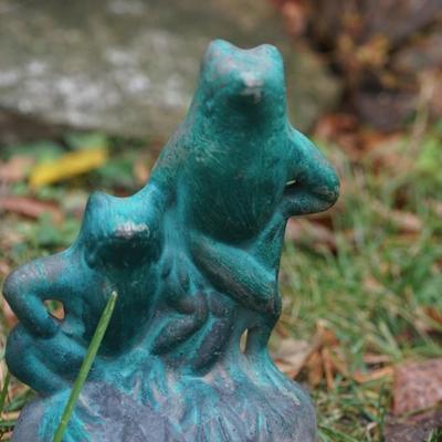 UNUSUAL FIND VINTAGE BRUSH MCCOY MOLD FOR GARDEN FROG FIGURINES.8"