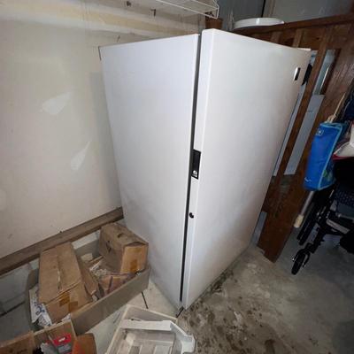 488 GE Manual Defrost Upright Freezer Model: CA 13SMB RWH