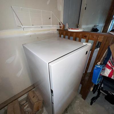 488 GE Manual Defrost Upright Freezer Model: CA 13SMB RWH
