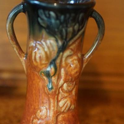PITTSVILLE POTTERY GROUPING OF JUG SALT AND PEPPERS, CREAMER AND HANDLED VASE 4"