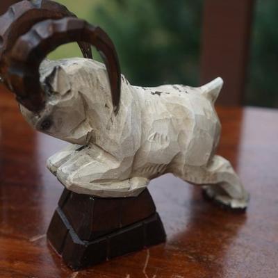 WISCONSIN ART 5" HANDLED POTTERY VASE & 5 1/2" WOOD CARVED RAM FOLK ART