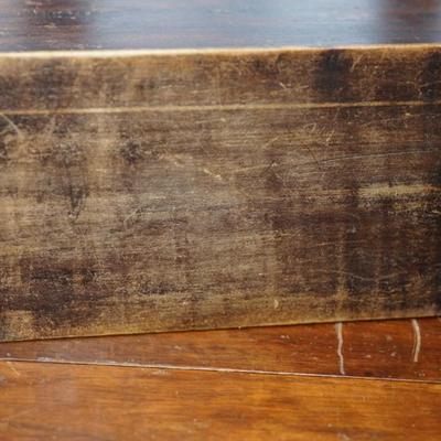 EARLY 1900'S WOOD CARVED LETTER BOX OF OAK LEAVES AND ACORNS