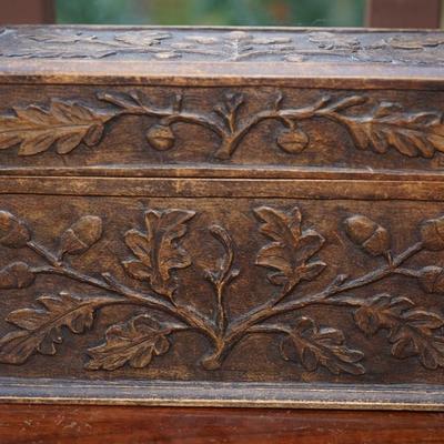 EARLY 1900'S WOOD CARVED LETTER BOX OF OAK LEAVES AND ACORNS