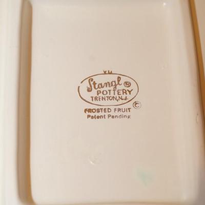 MCM STANGL POTTERY BOX "FROSTED FRUIT" PATTERN. PRETTY BLUE /GOLD ACCENT ON IVORY CERAMIC