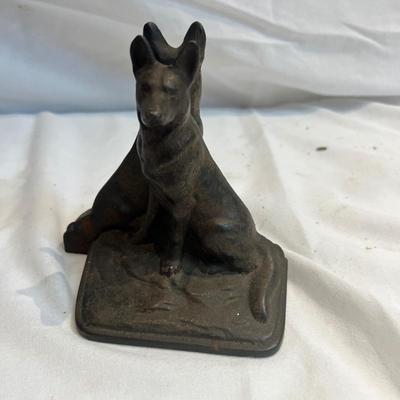 Dog Sculpture and Iron German Shepherd Book Ends(LR/MK)
