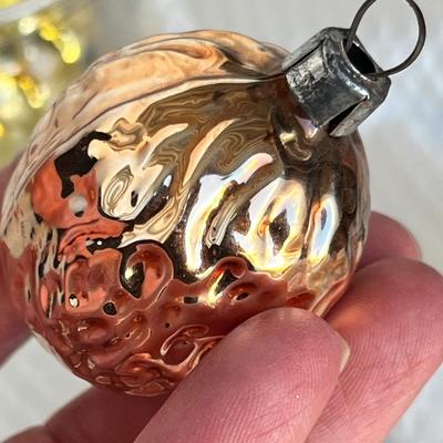 Lot 298 Vintage ornaments #4