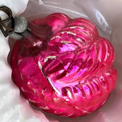 Lot 304 Vintage ornaments #9