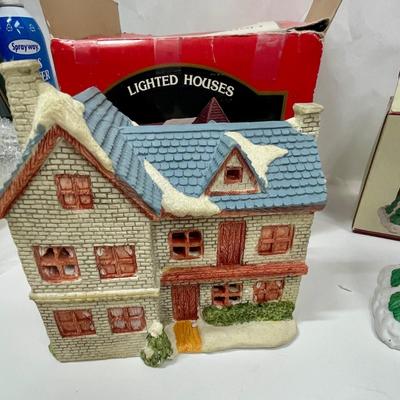 Lot of 3 Lighted Christmas Lighted Houses
