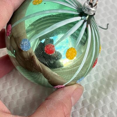 Lot 306 Vintage ornaments #11