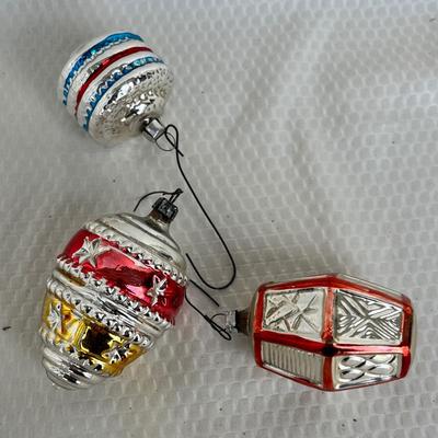 Lot 307 Vintage ornaments #12