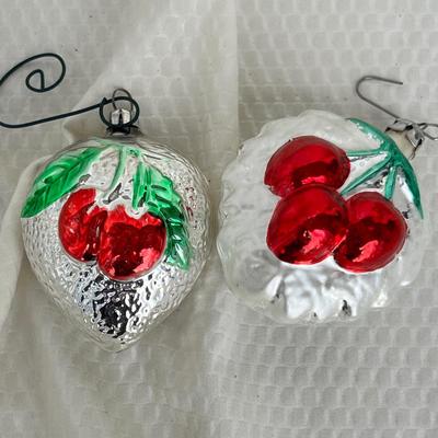 Lot 309 Vintage ornaments #14