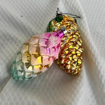 Lot 311 Vintage ornaments #16