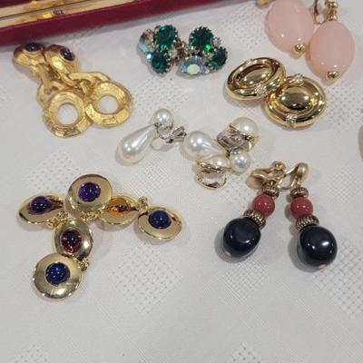 Clio earrings, jewelry box, necklace