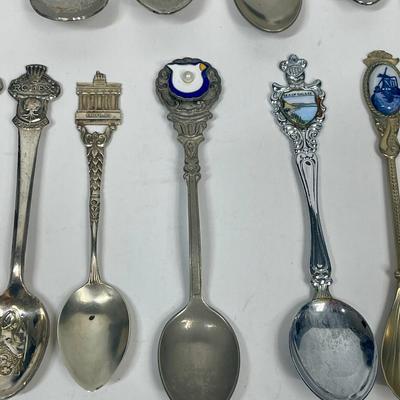 25 collectible antique teaspoons souvenir States, Countries, Attractions, Sterling