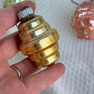 Lot 312 Vintage ornaments #17