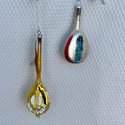 Lot 317 Vintage ornaments #22