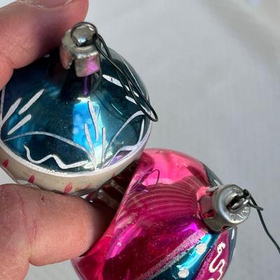 Lot 320 Vintage ornaments #25