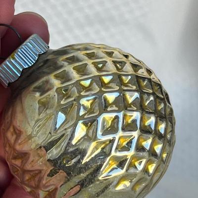 Lot 321 Vintage ornaments #26