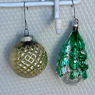 Lot 321 Vintage ornaments #26