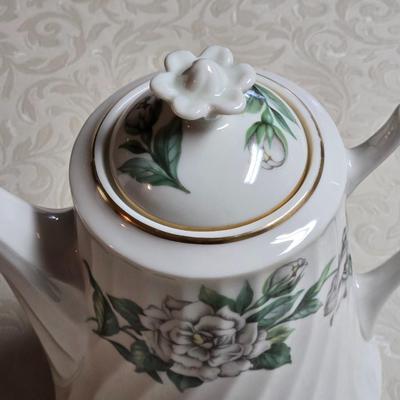 Syracuse Gardenia Teapot