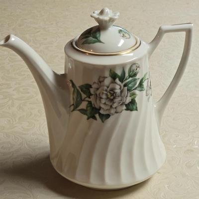 Syracuse Gardenia Teapot