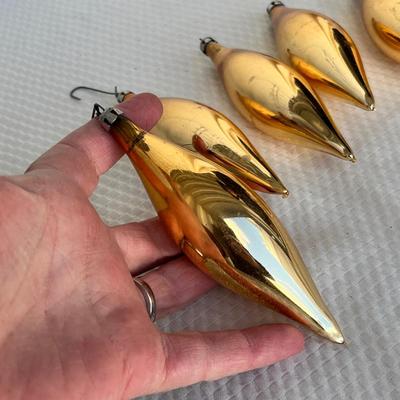 Lot 328 Vintage ornaments #28